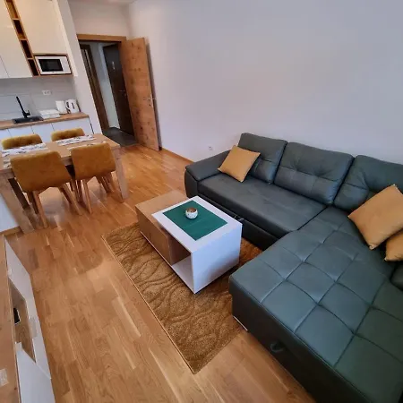 アパート Cozy ヤホリナ